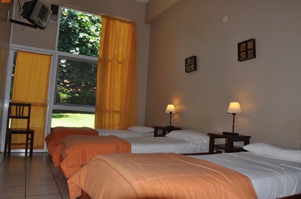 Iguazu Inn Hostel Puerto Iguazú Kültér fotó