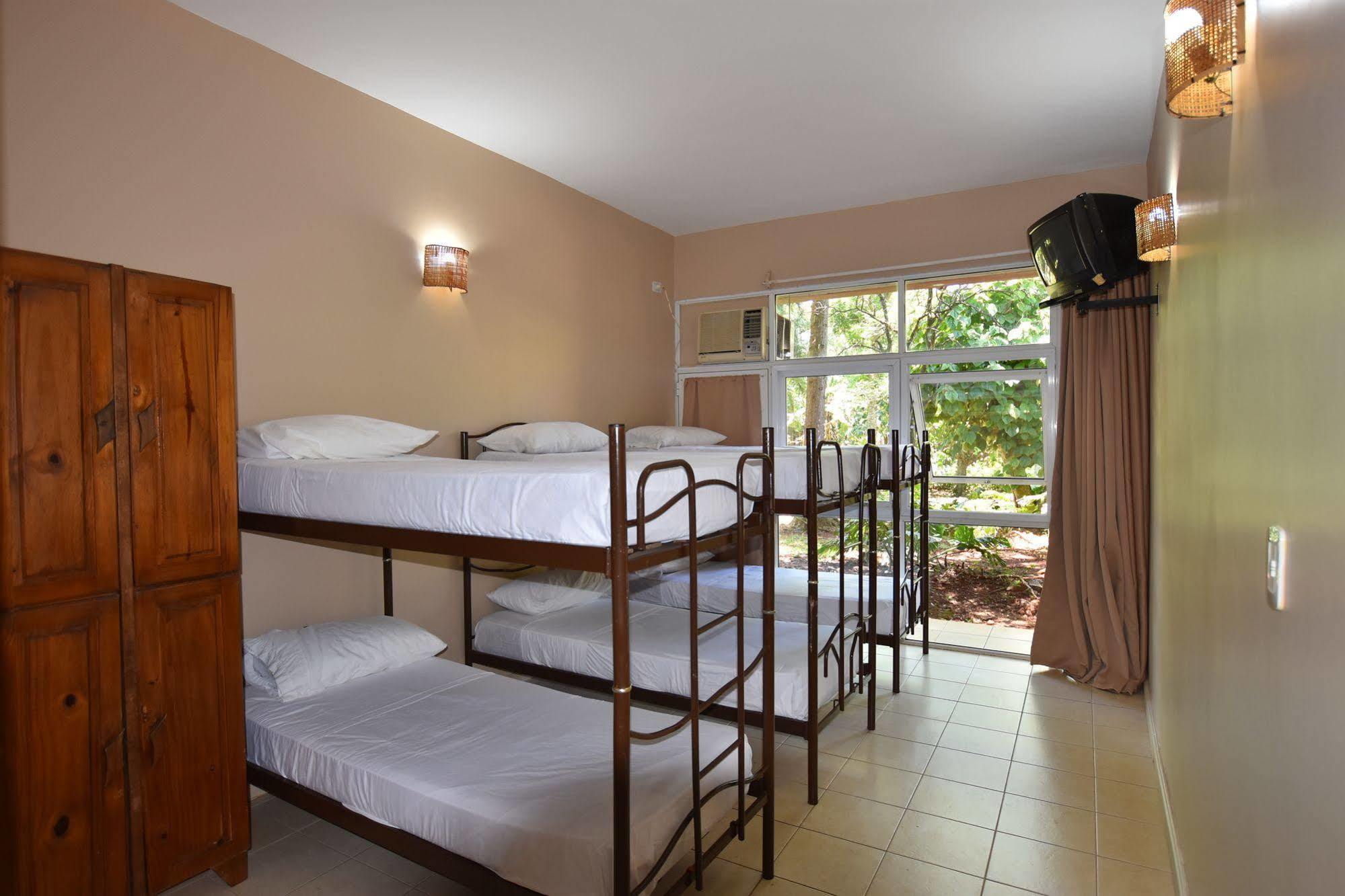 Iguazu Inn Hostel Puerto Iguazú Kültér fotó
