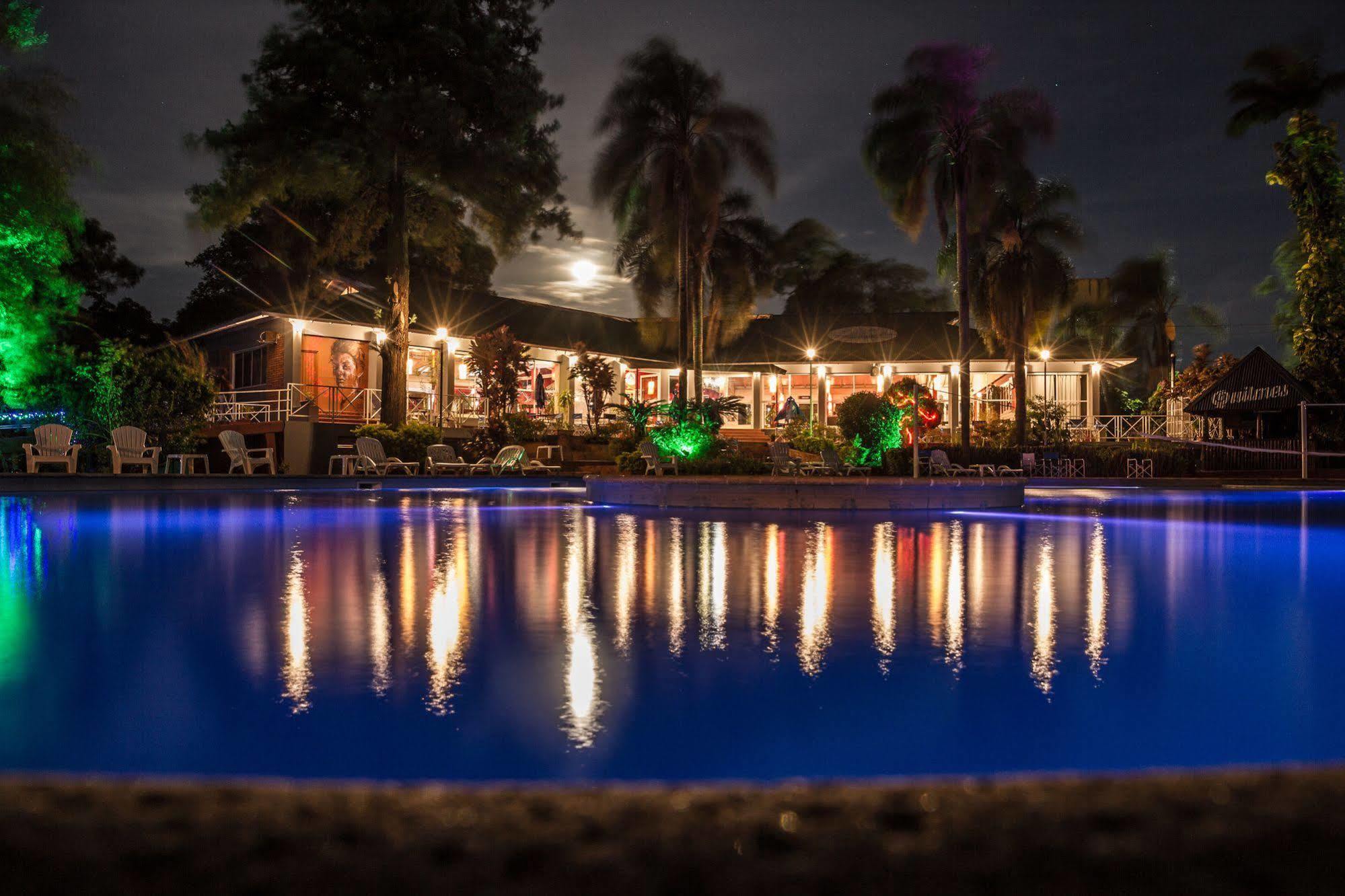 Iguazu Inn Hostel Puerto Iguazú Kültér fotó